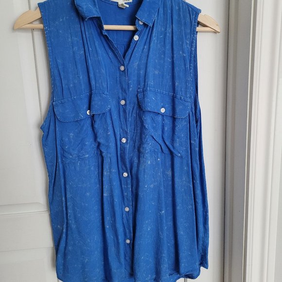 Sleeveless Blouse with Collar - Picture 1 of 4